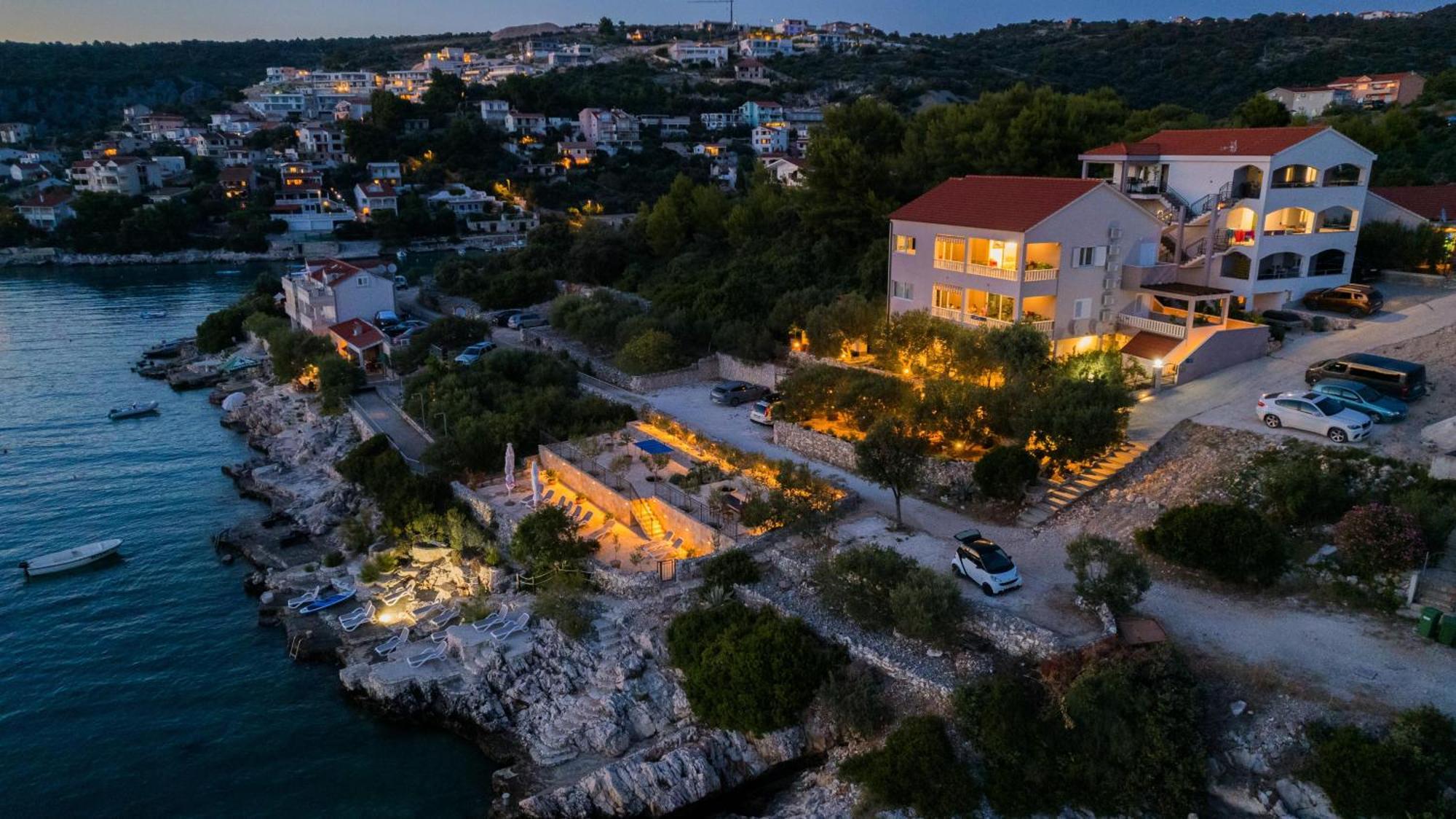 Apartmani Babic Севид Екстериор снимка